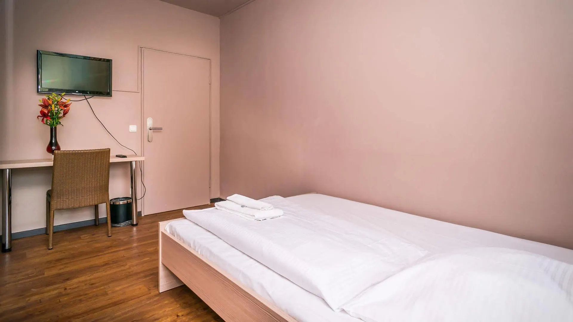 Smart Stay - Hostel Munich City 0*,
